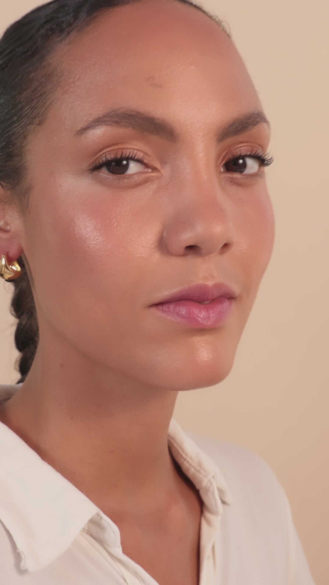 Vurchoo Jewellery Bold Sol Hoop Earrings with Black Onyx in Gold