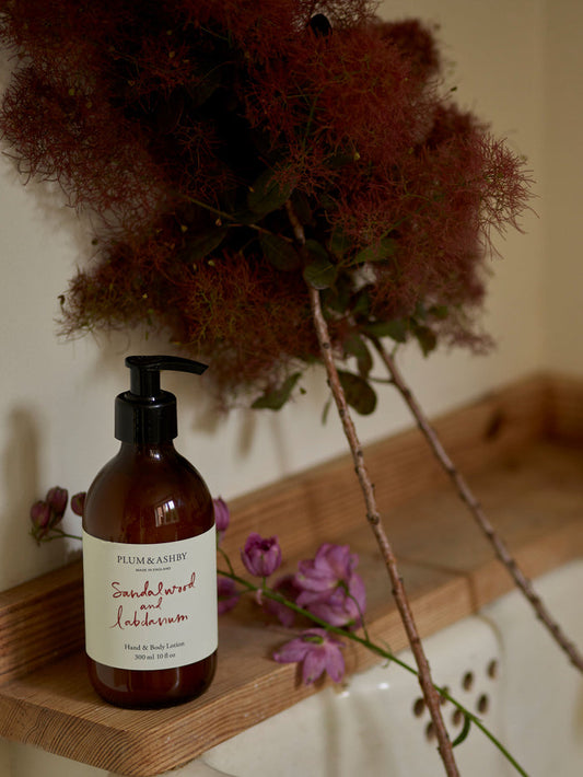 Sandalwood & Labdanum Hand & Body Wash 300ml