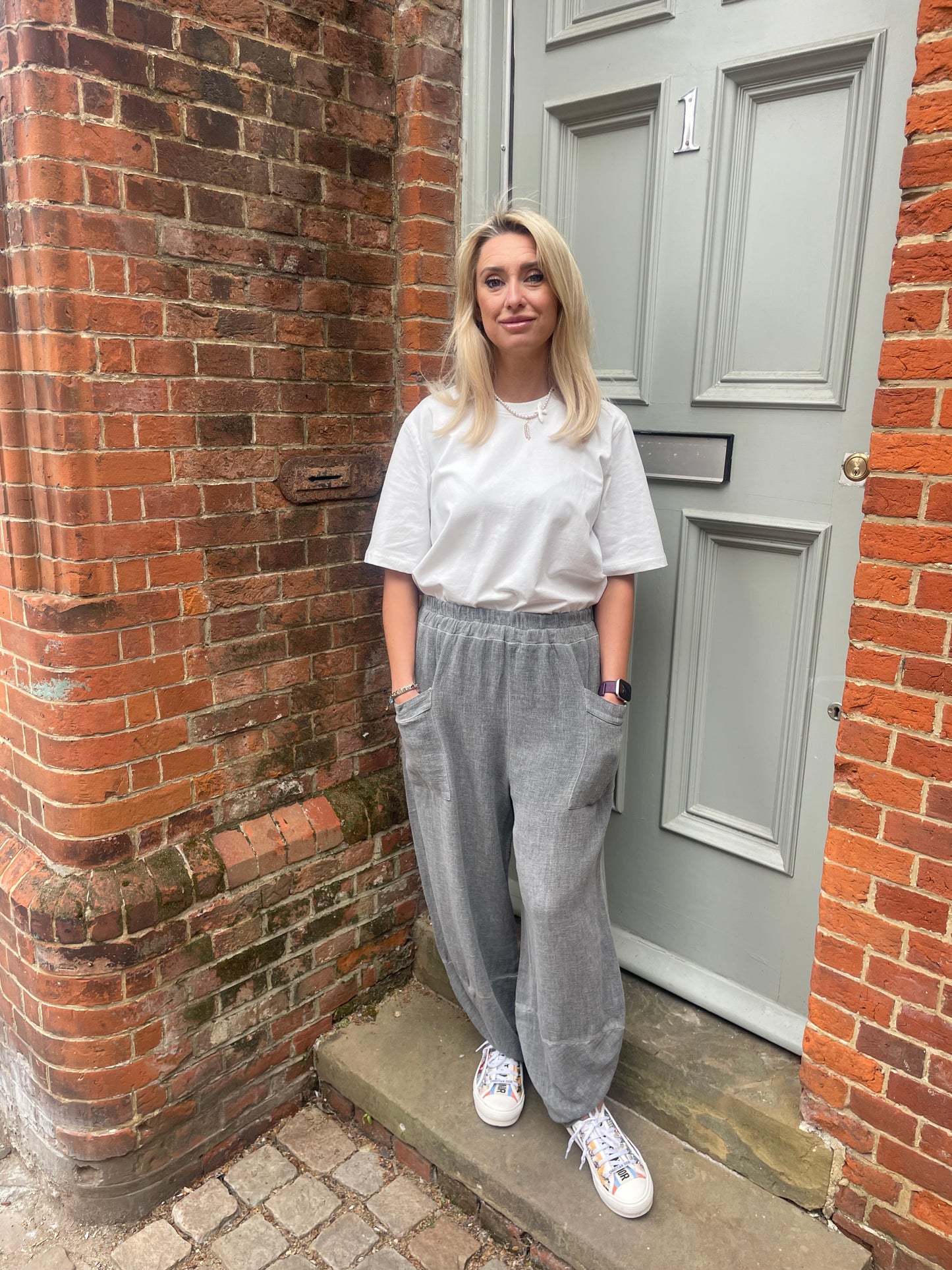 Loose Fit Balloon Leg Linen Trousers