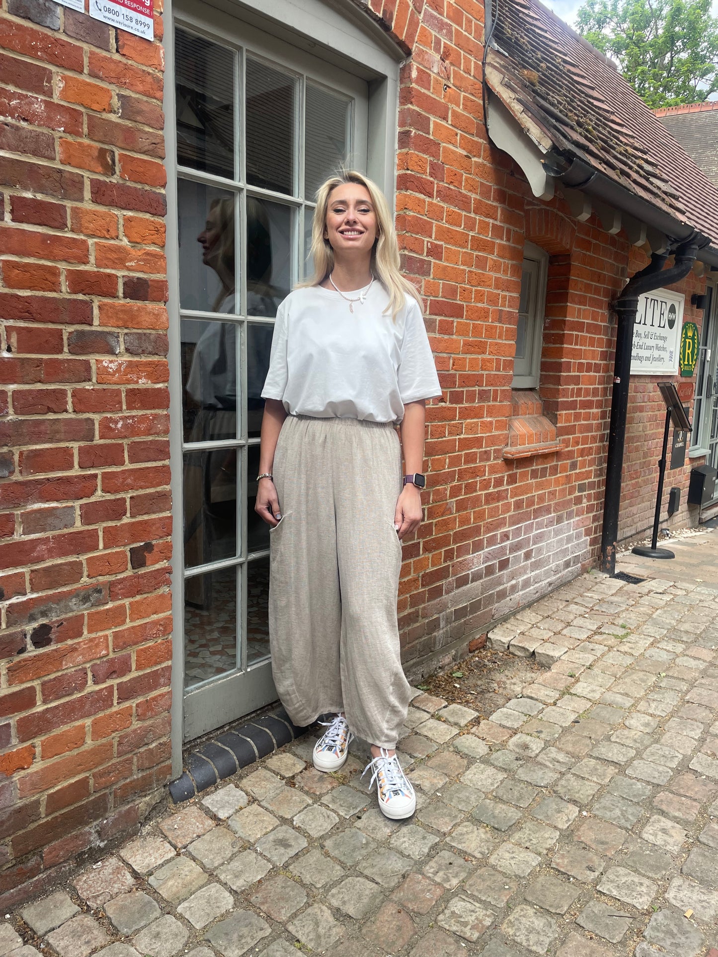 Loose Fit Balloon Leg Linen Trousers