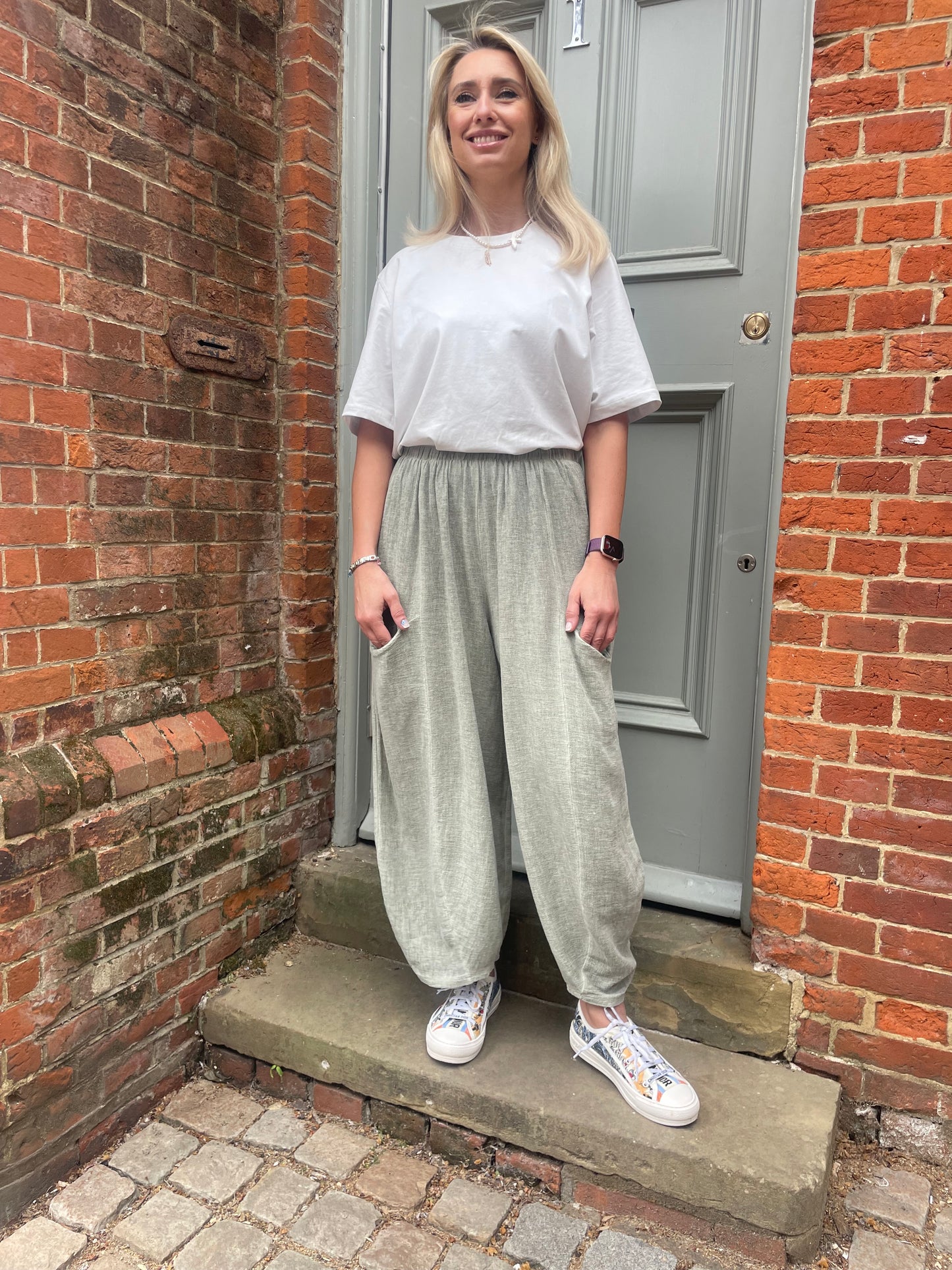 Loose Fit Balloon Leg Linen Trousers