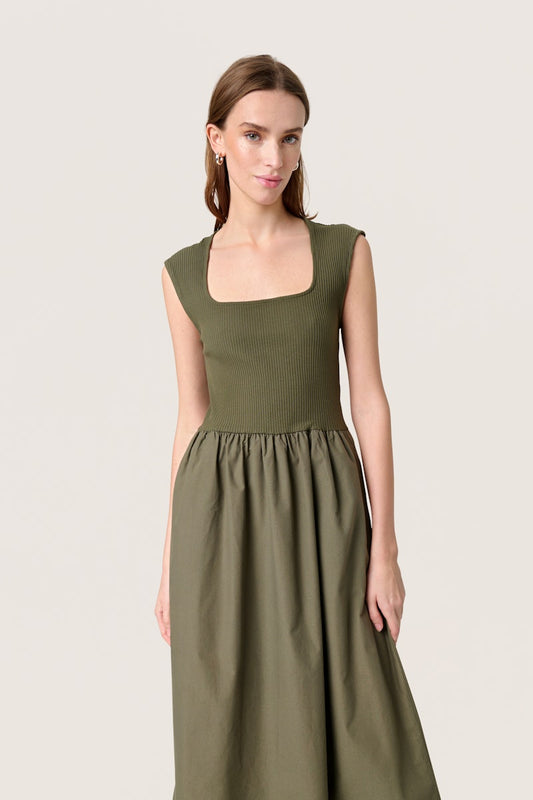 Soaked in Luxury Simone Phoebe Dress in Grape Leaf