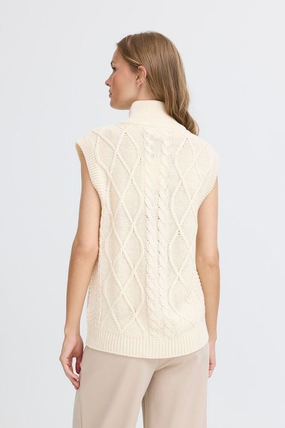 ICHI Destan Waistcoat in Sandshell