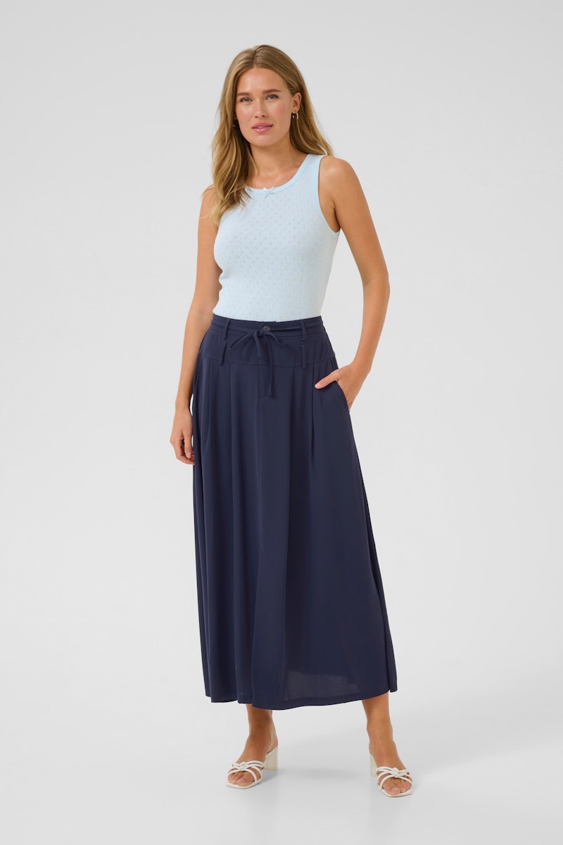 KAFFE Illis Skirt in Midnight Marine
