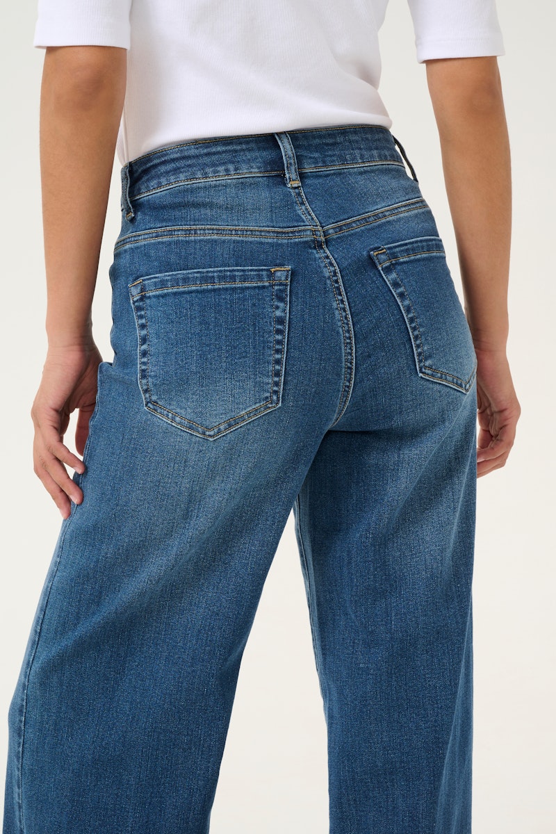Kaffe Karla HW Wide Jeans in Medium Blue Wash