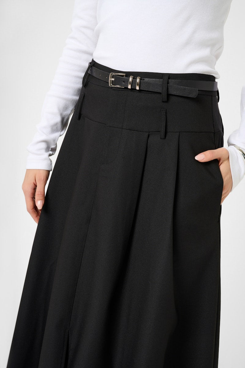 Kaffe Lissi Skirt in Black Deep