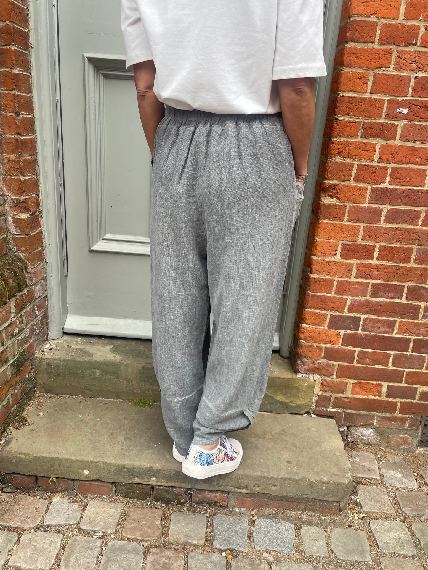 Loose Fit Balloon Leg Linen Trousers