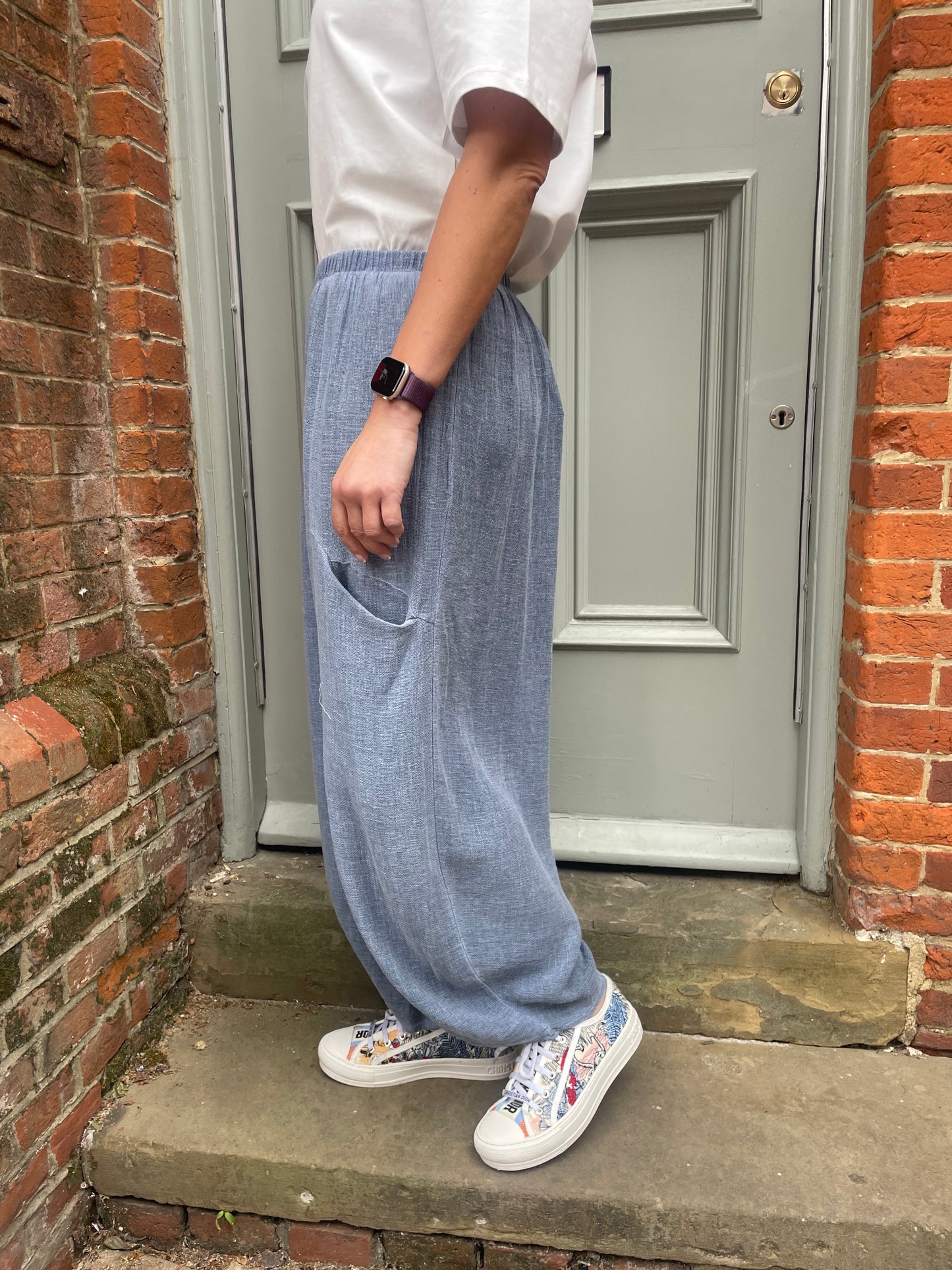Loose Fit Balloon Leg Linen Trousers