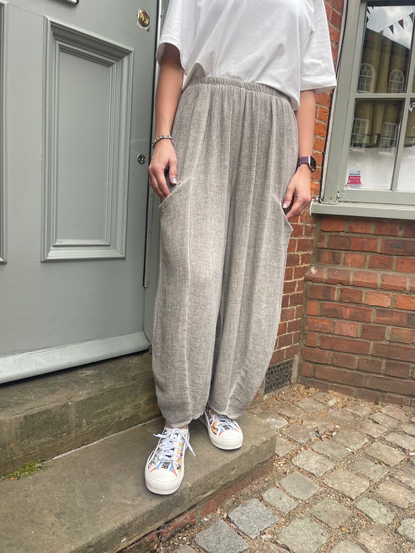 Loose Fit Balloon Leg Linen Trousers