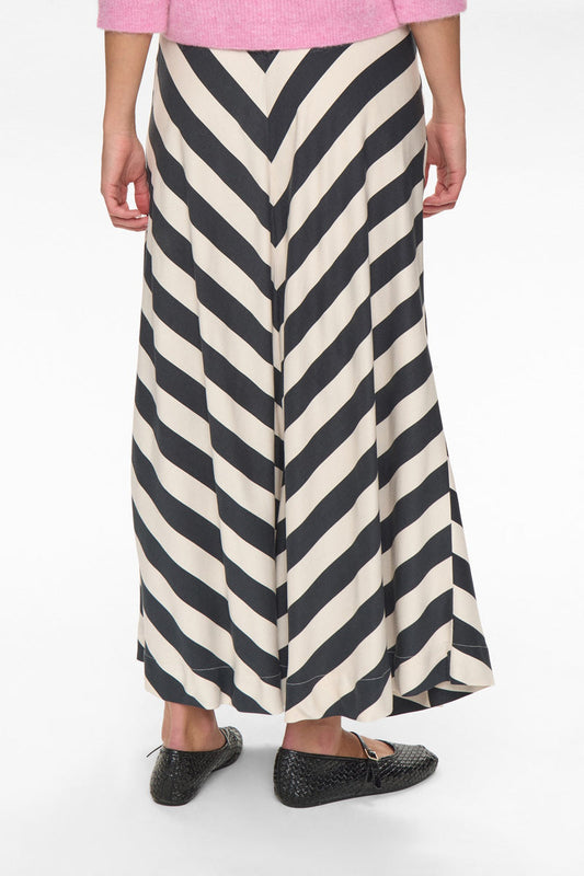 Numph Minzu Skirt in Caviar Stripe