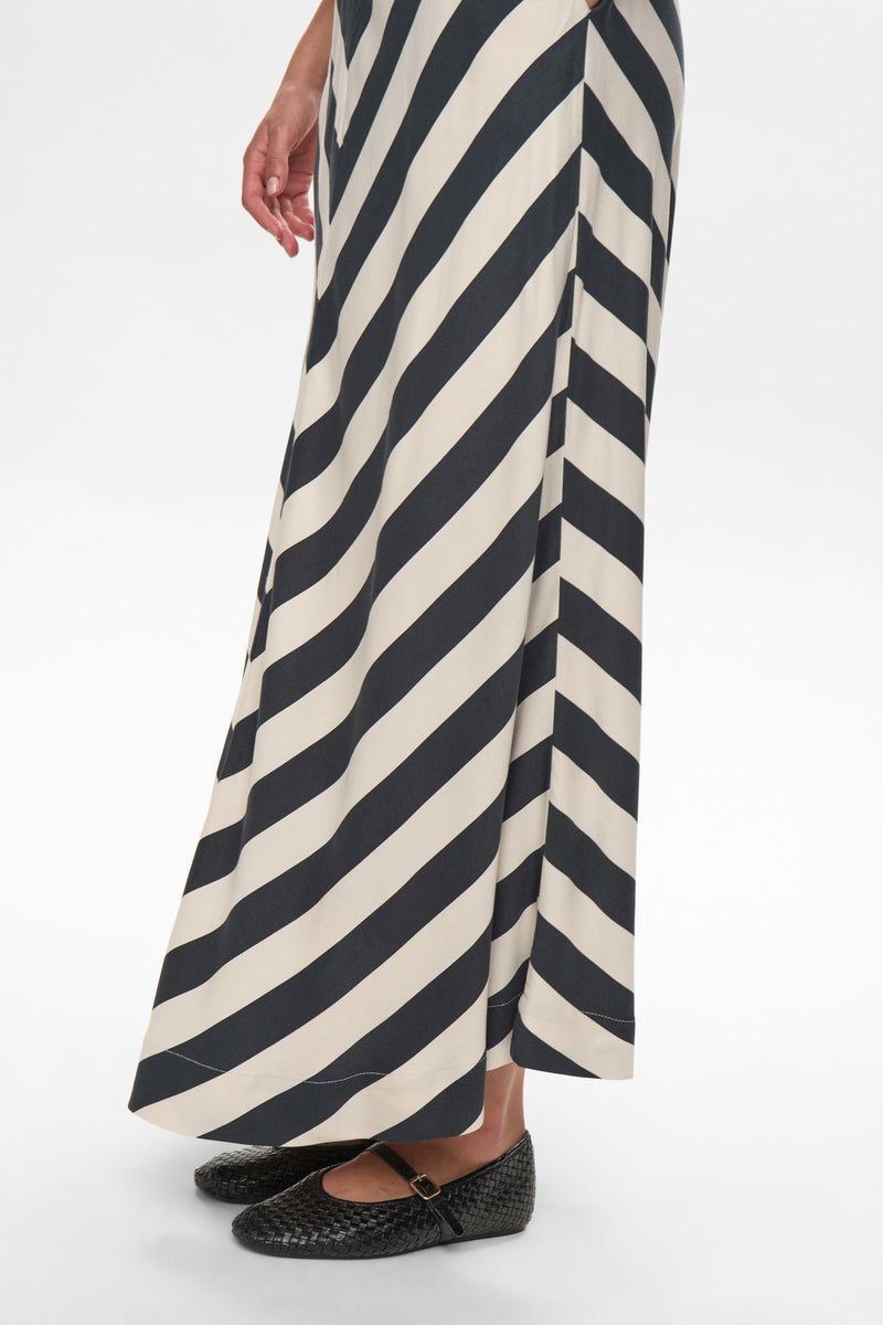 Numph Minzu Skirt in Caviar Stripe