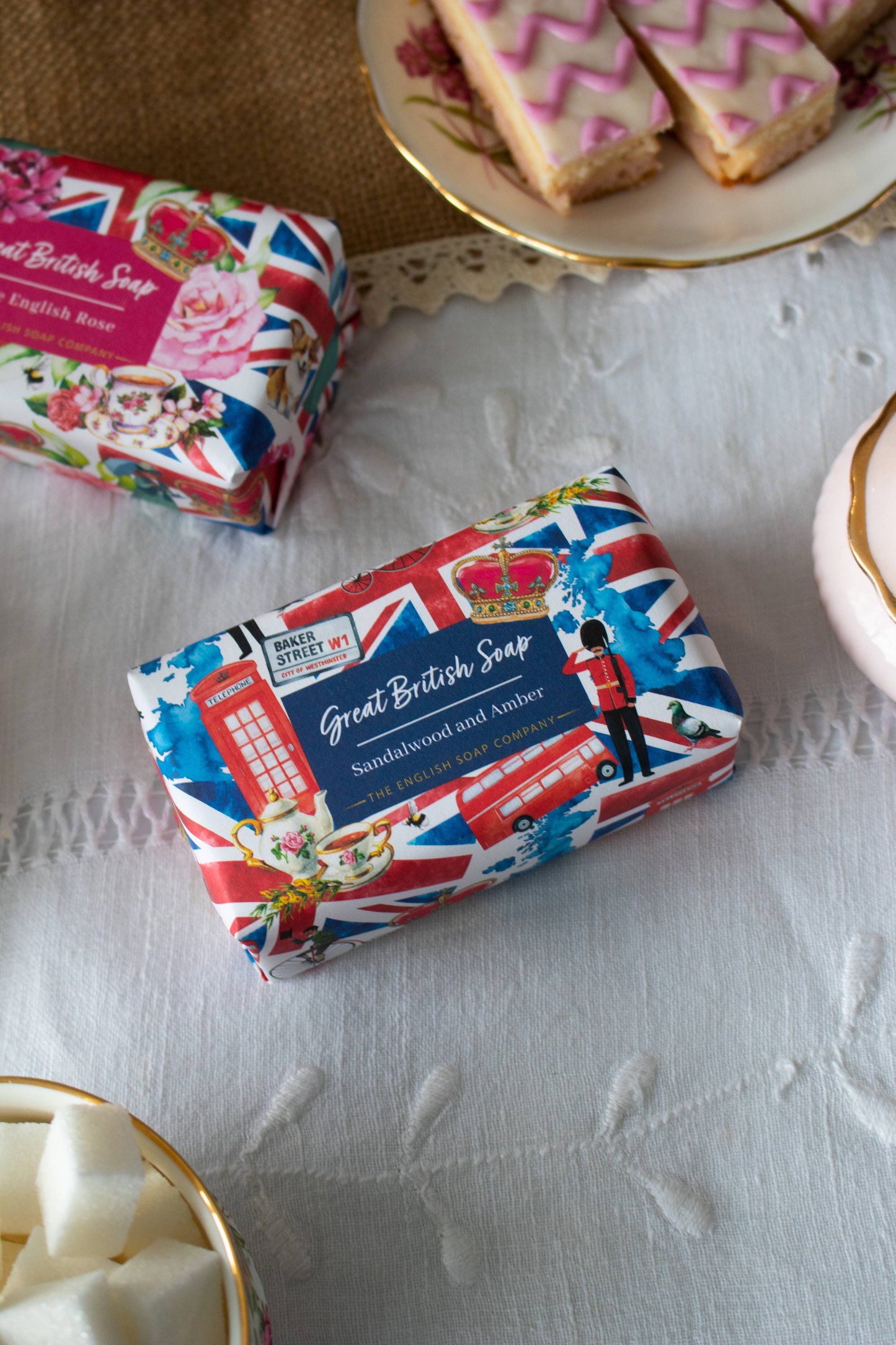 The English Soap Company - Occasions Sandalwood and Amber Great British Soap