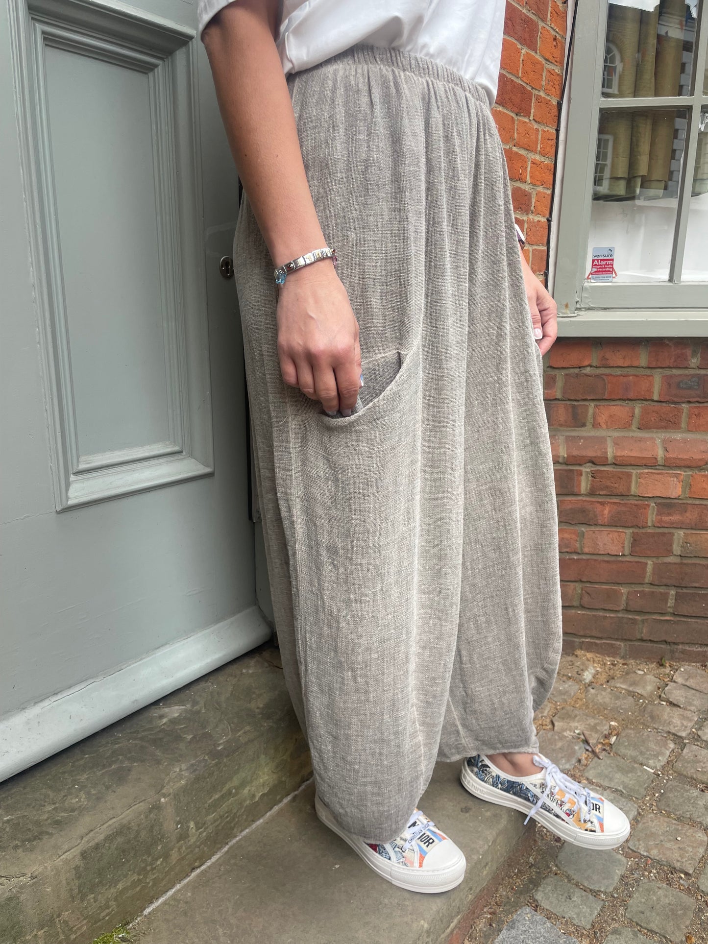 Loose Fit Balloon Leg Linen Trousers