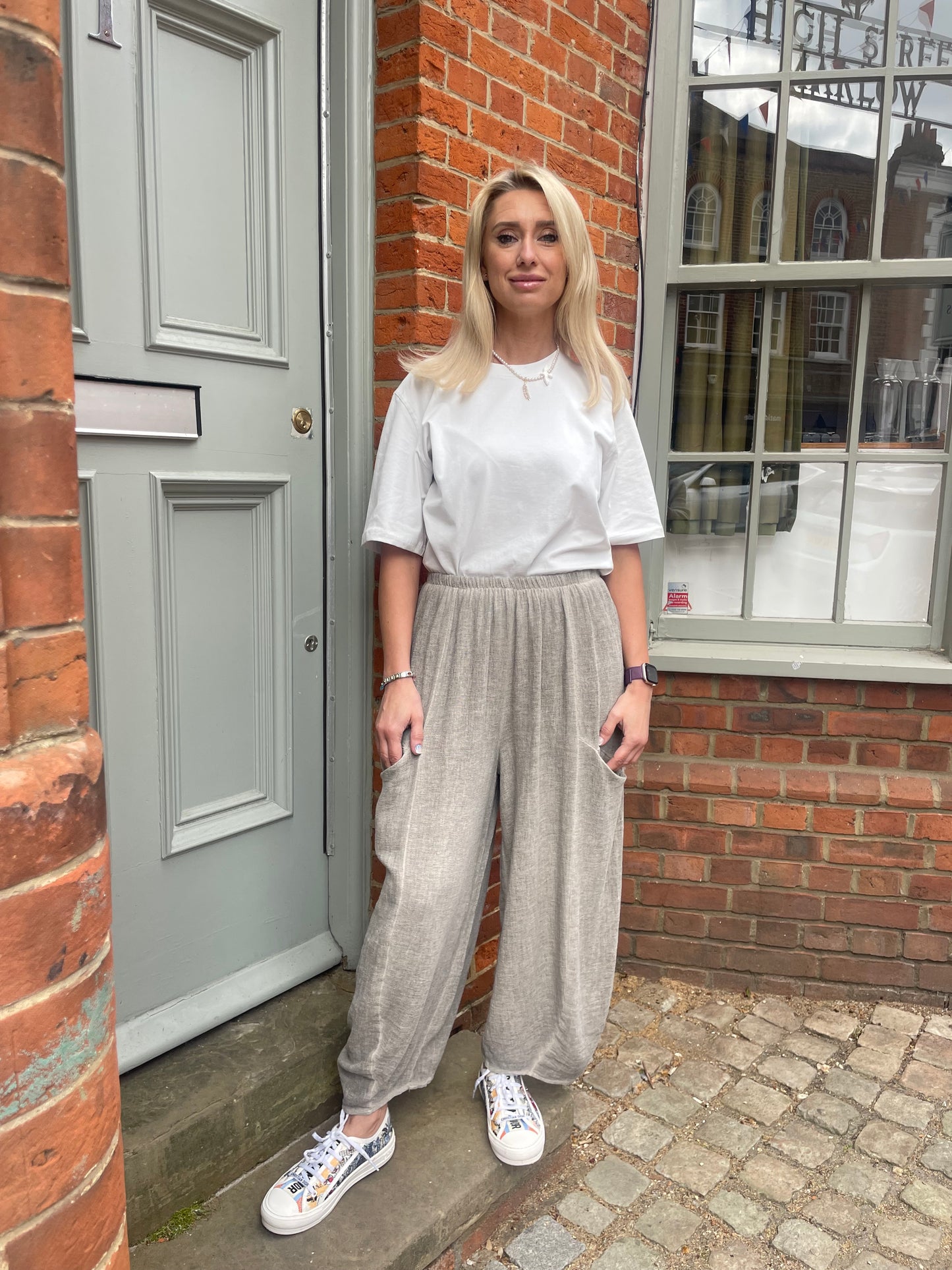 Loose Fit Balloon Leg Linen Trousers