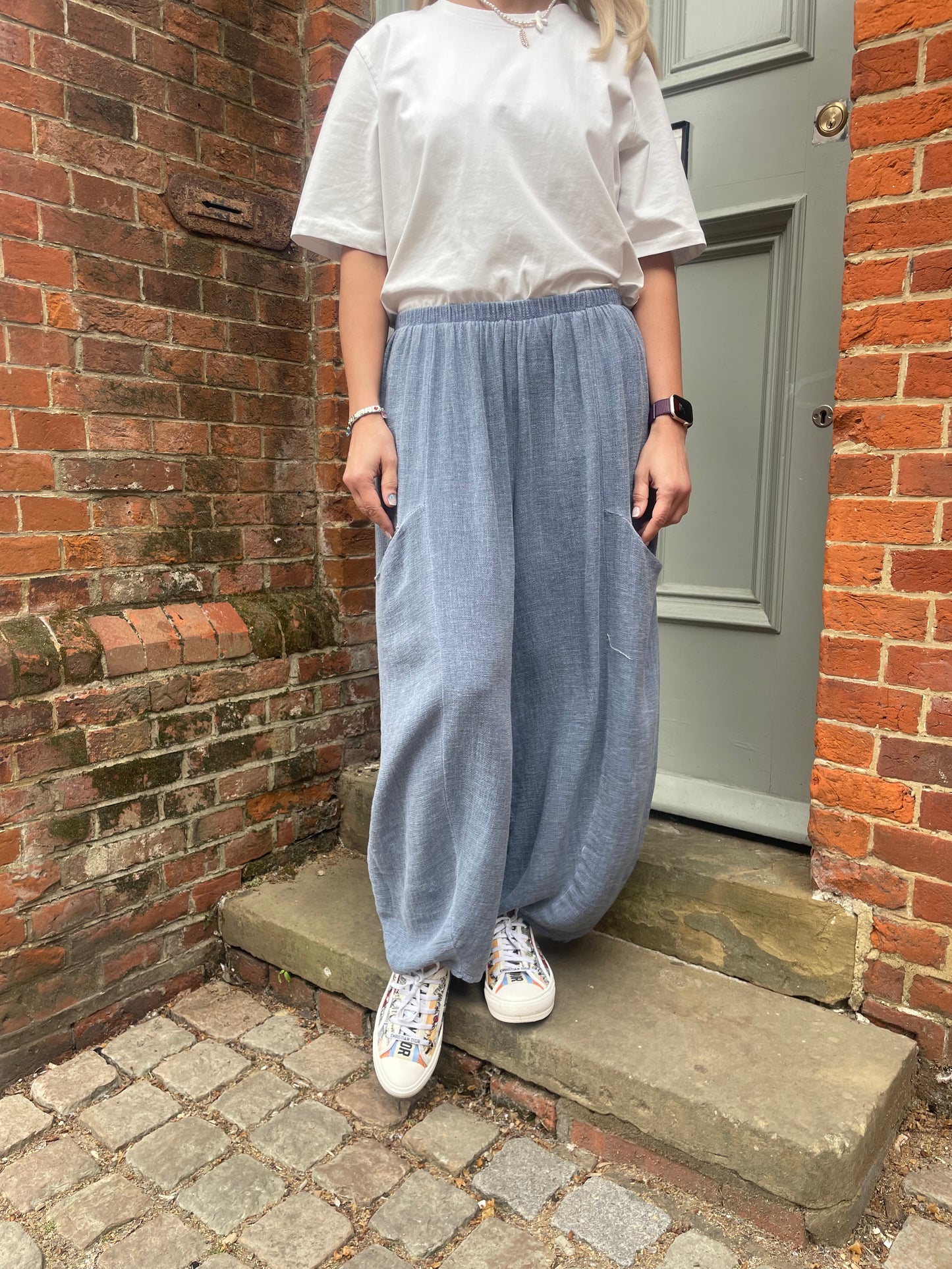 Loose Fit Balloon Leg Linen Trousers