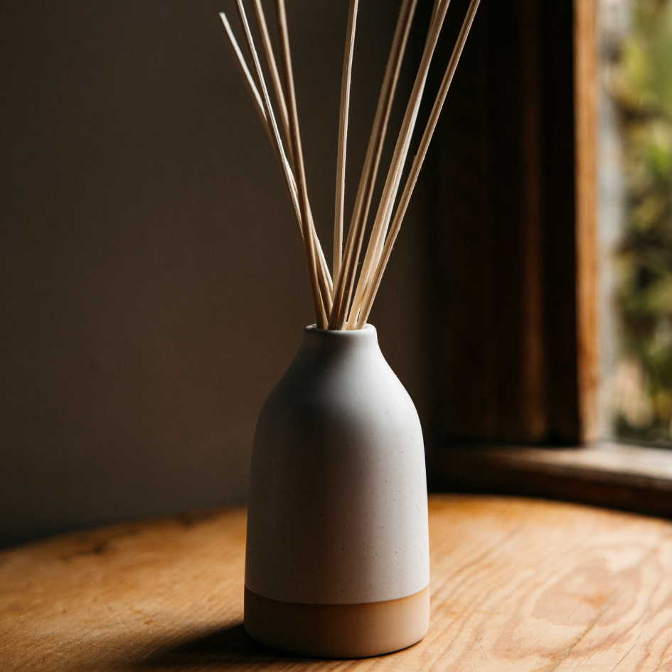 St Eval White Speckle, Ceramic Diffuser Bottle