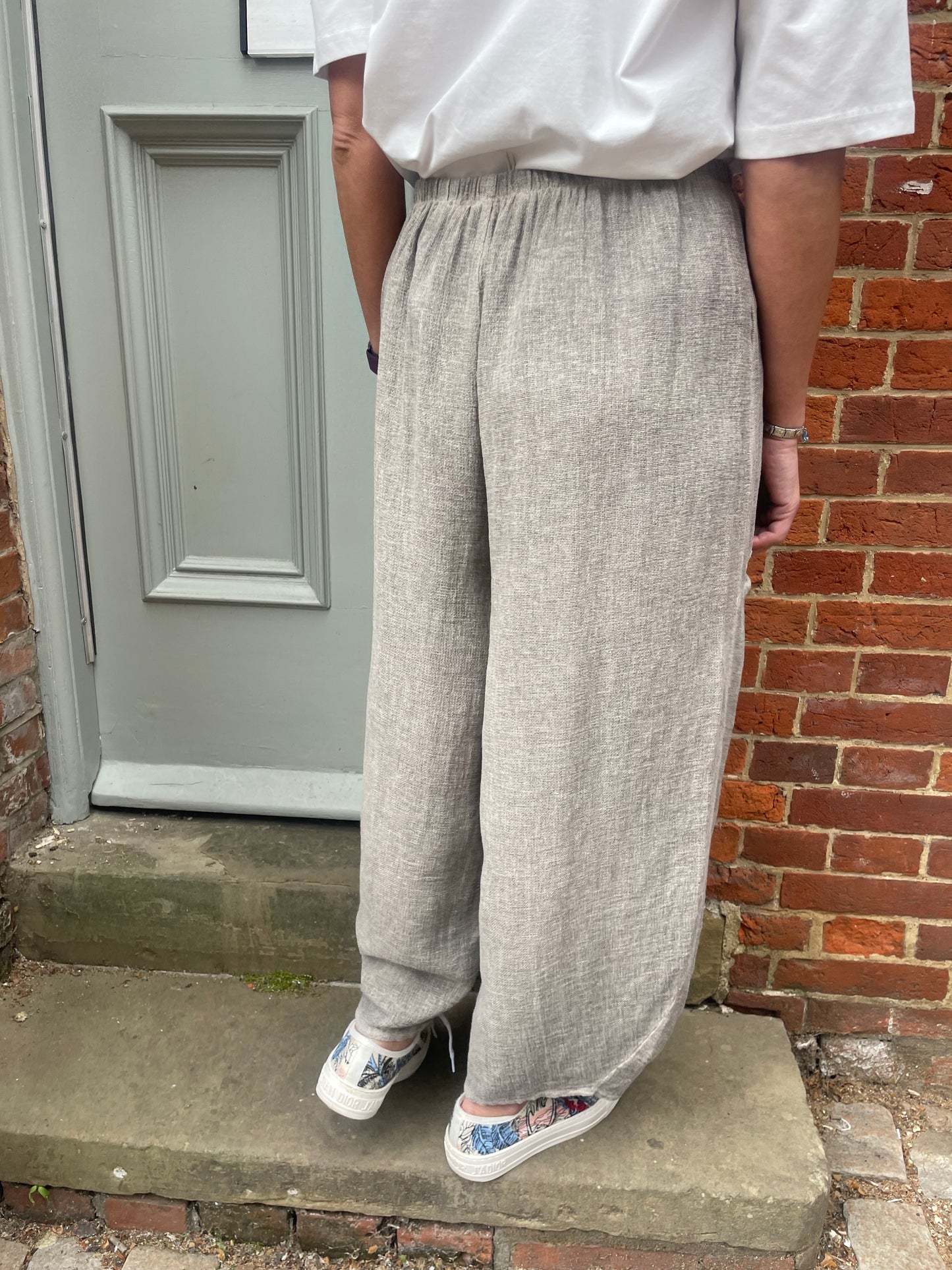 Loose Fit Balloon Leg Linen Trousers