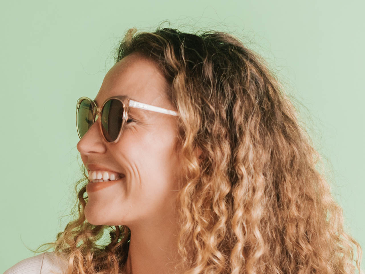 Goodlookers Reading Sunglasses 'Millie' Transparent Pink