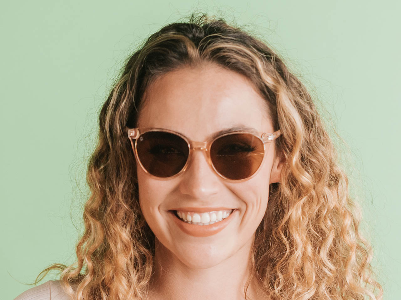 Goodlookers Reading Sunglasses 'Millie' Transparent Pink