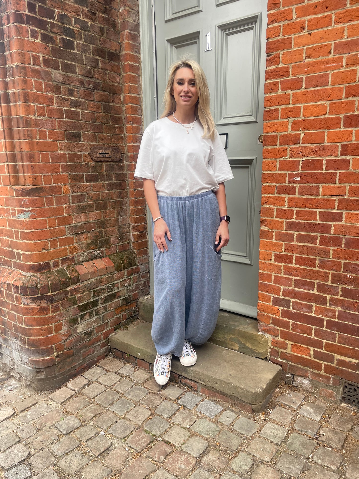 Loose Fit Balloon Leg Linen Trousers