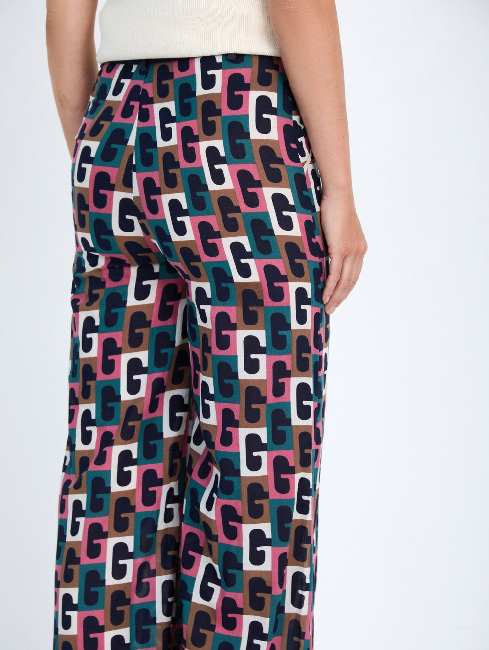 Skatie Retro Print Trousers in Geranium
