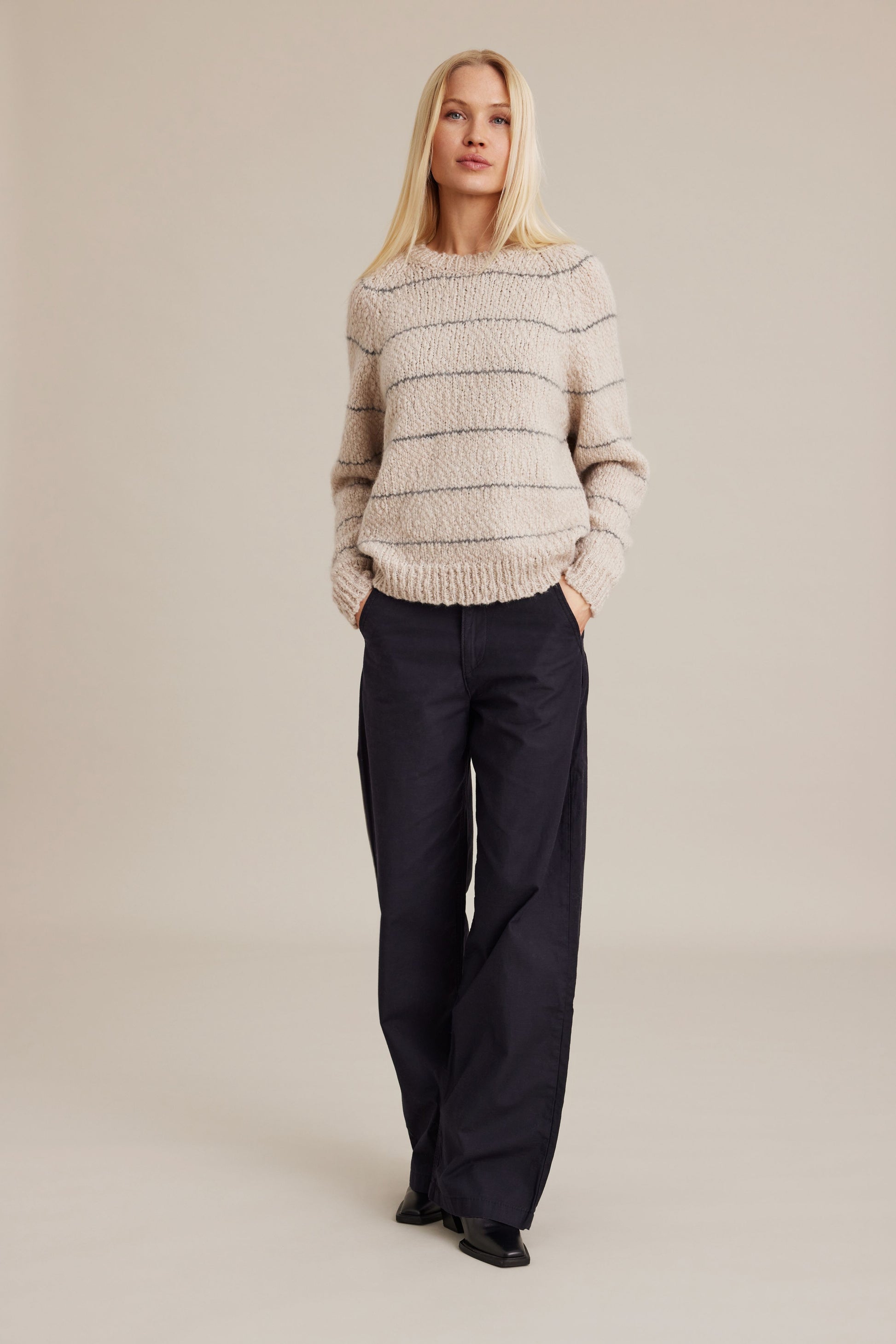 Sibin Linnebjerg Kia Jumper in Light Solid Sand / Antrazit