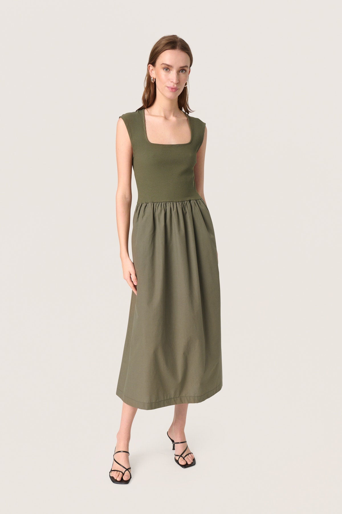 Soaked in Luxury Simone Phoebe Dress in Grape Leaf
