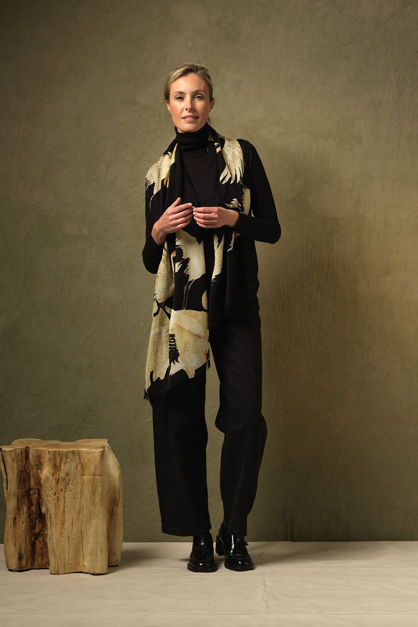 Stork Black Wool Scarf