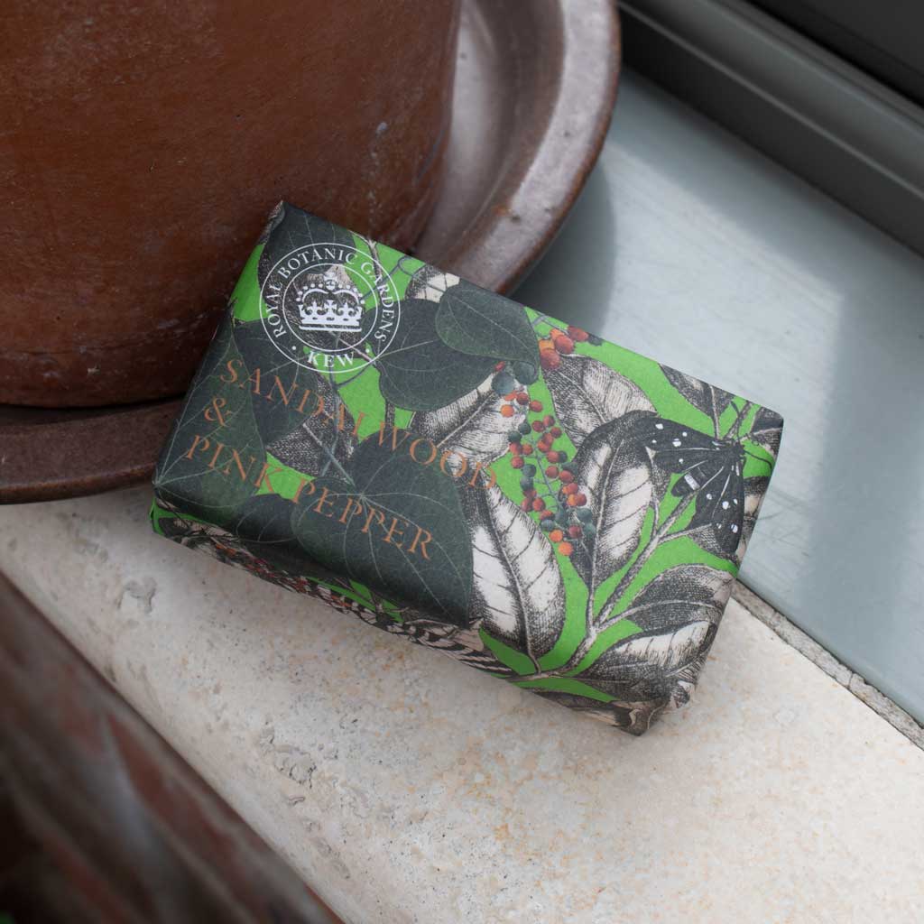 The English Soap Company - Kew Gardens Sandalwood and Pink Pepper Soap