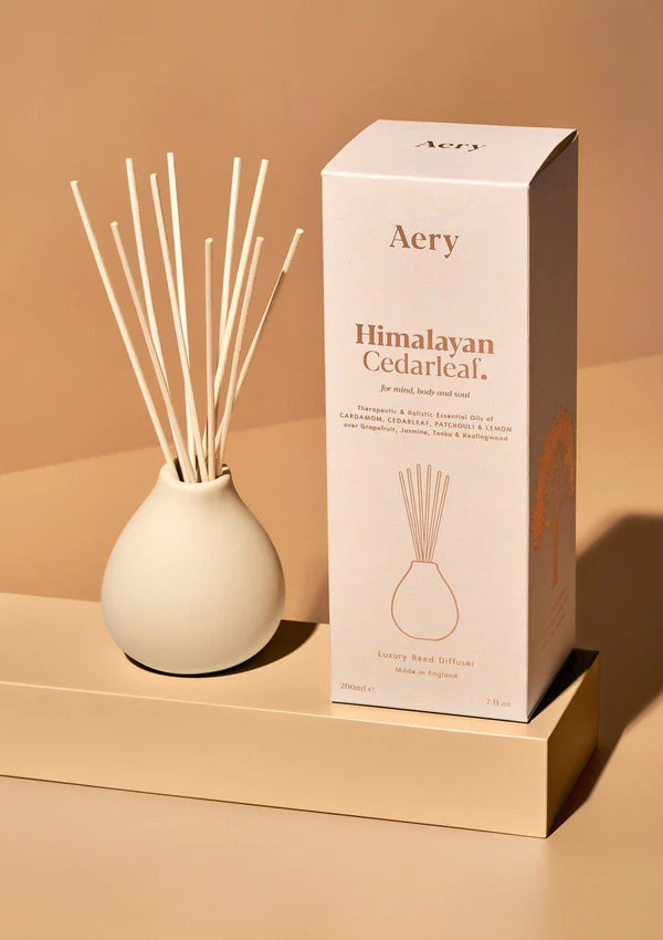 Cedar leaf reed diffuser, a complex and opulent fragrance which inspires feelings of inner peace and ease. Lemon, Jasmin, Patchouli, Amber, tonka and Cedarleaf