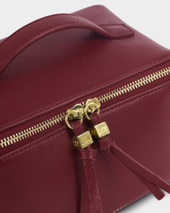 Katie Loxton Soho Medium Make Up/ Wash Bag in Cherry