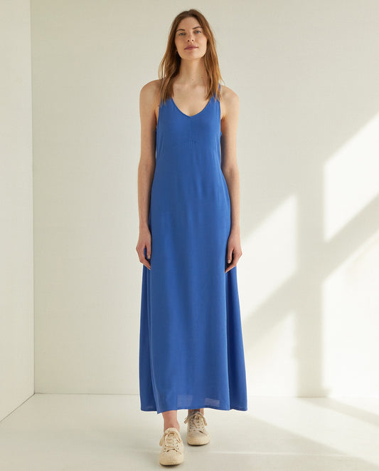 Yerse Long Flowy Dress in Blue