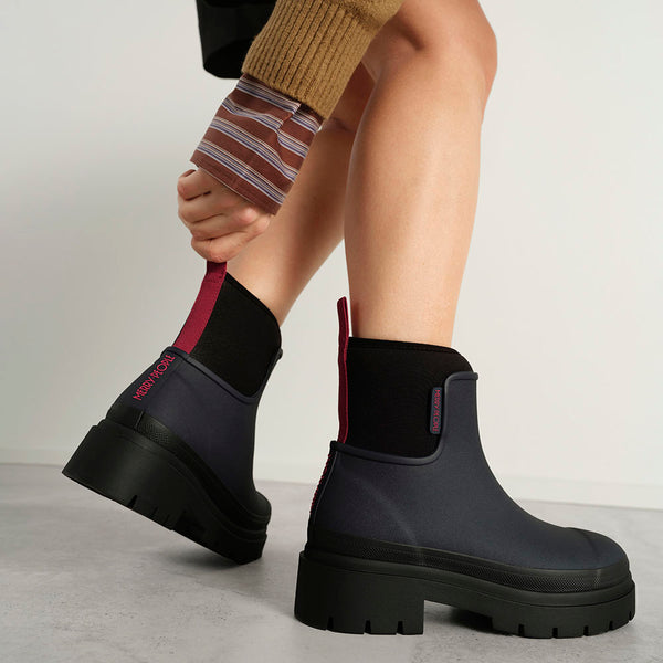 Merry People Tully Ankle Wellies in Midnight & Magenta