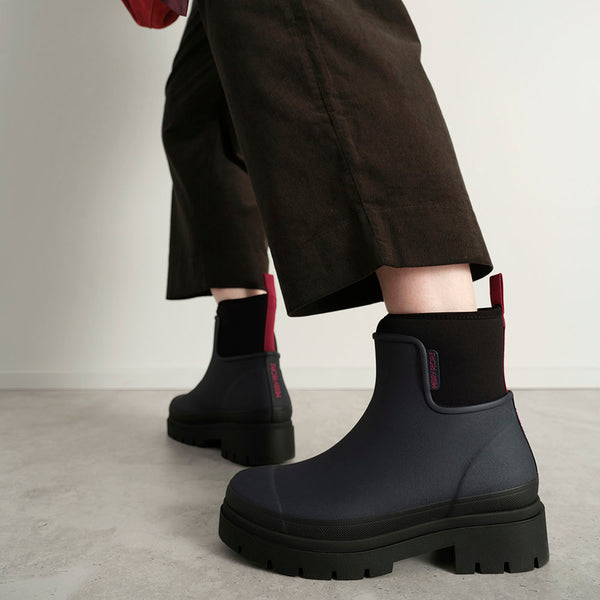 Merry People Tully Ankle Wellies in Midnight & Magenta