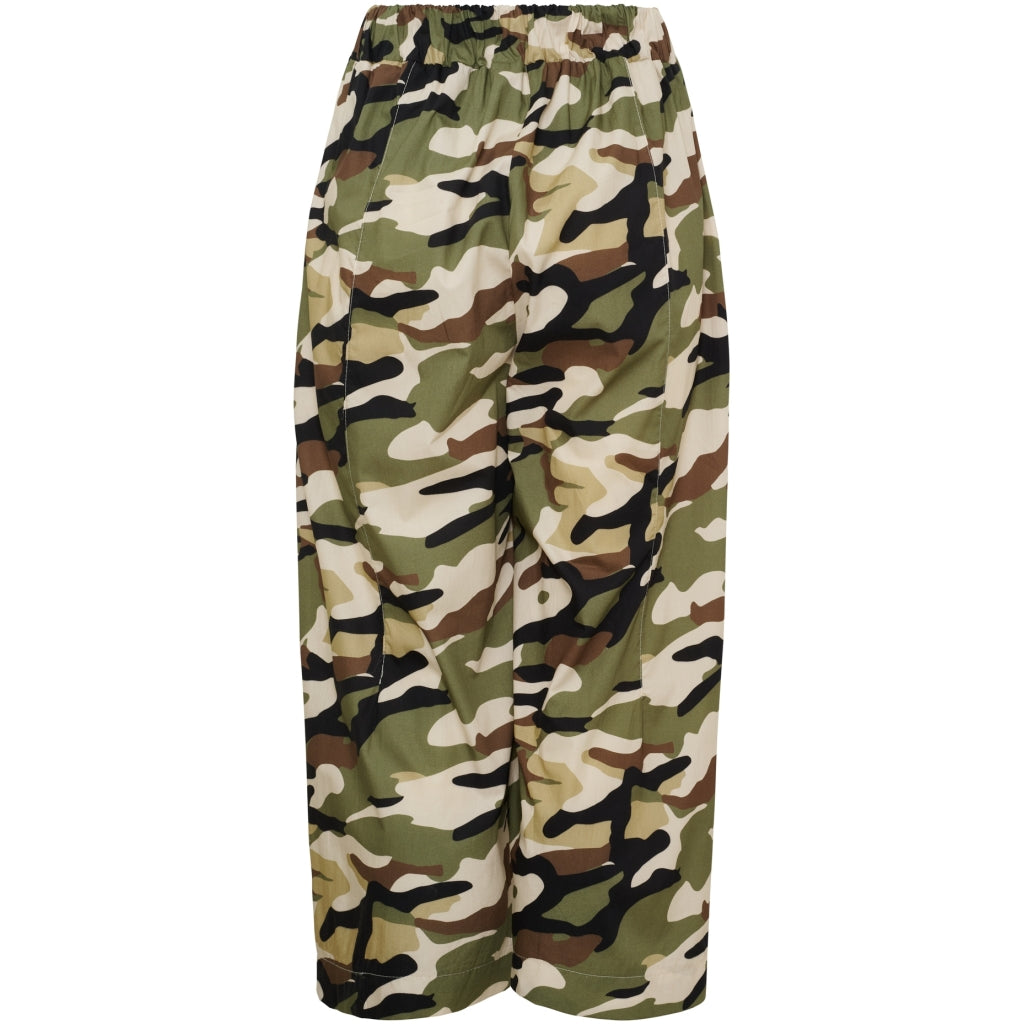 Marta AdorinaTrousers in Camoflage