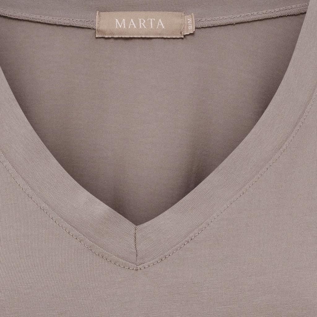 Marta Sabela Tee in Taupe