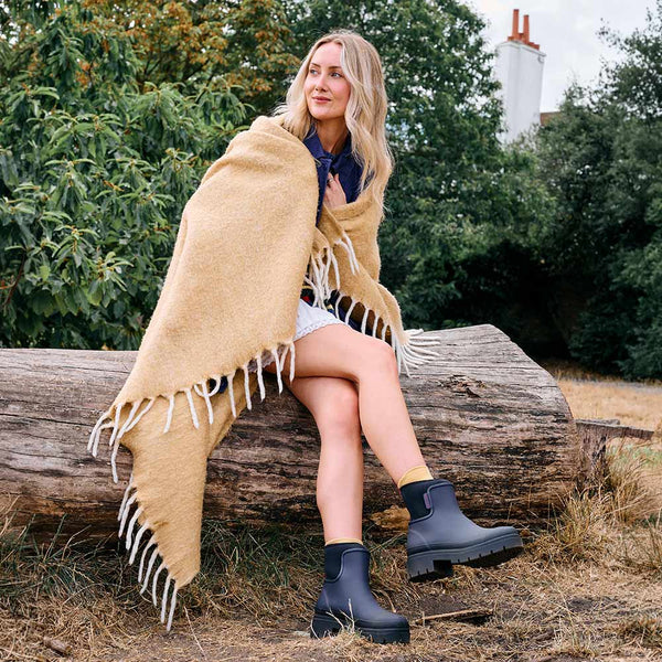Merry People Tully Ankle Wellies in Midnight & Magenta