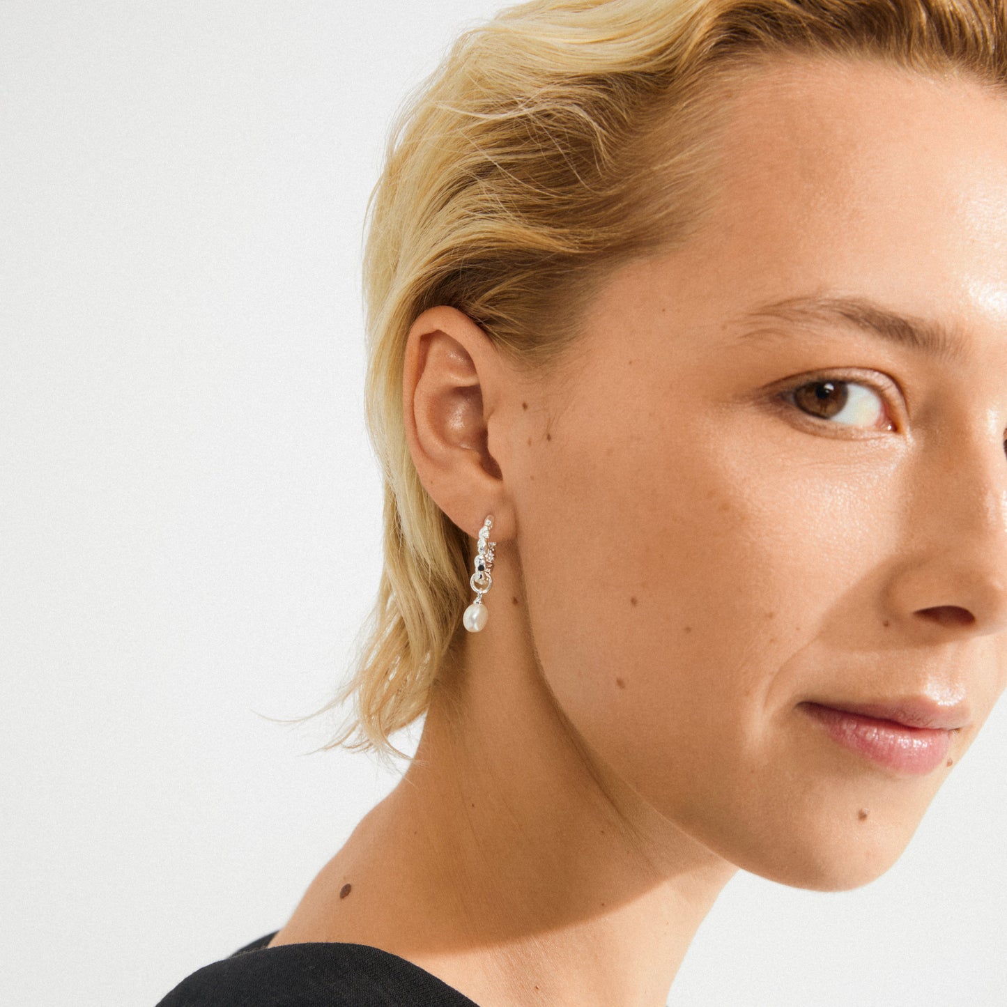 Pilgrim SHIFT pearl earrings silver-plated