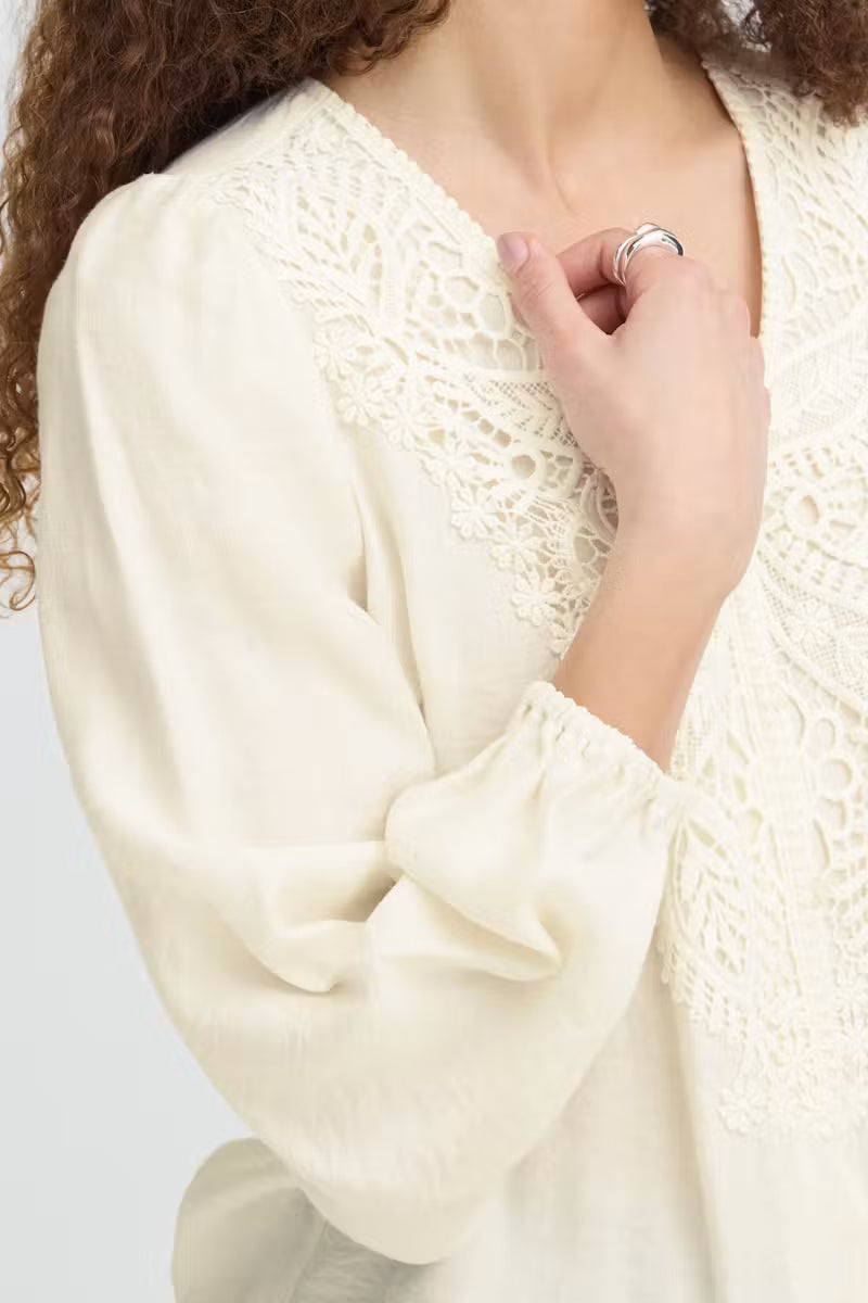 Fransa Blondie Shirt in Whisper White