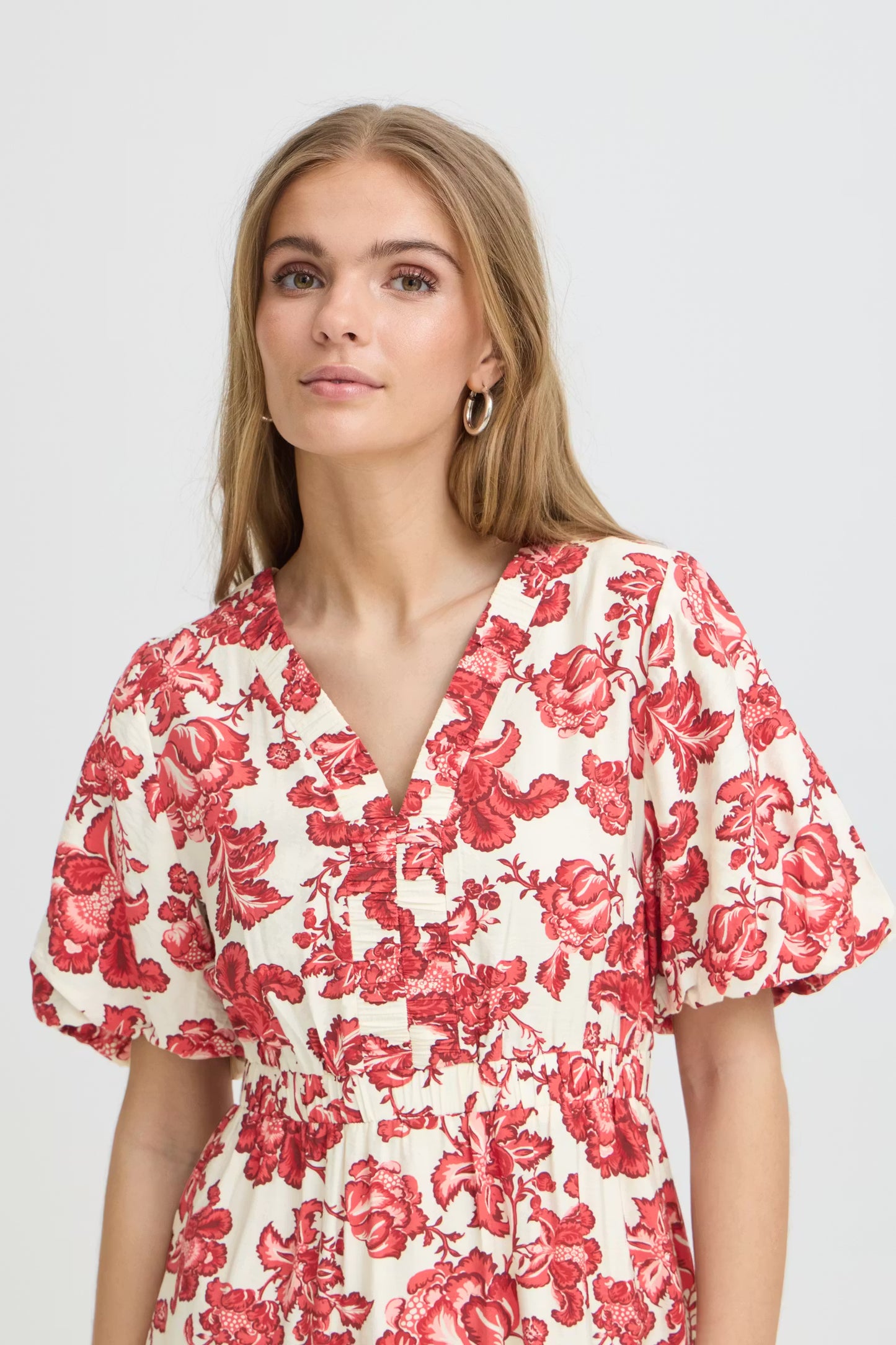 ICHI Gilvis Dress in Red Floral