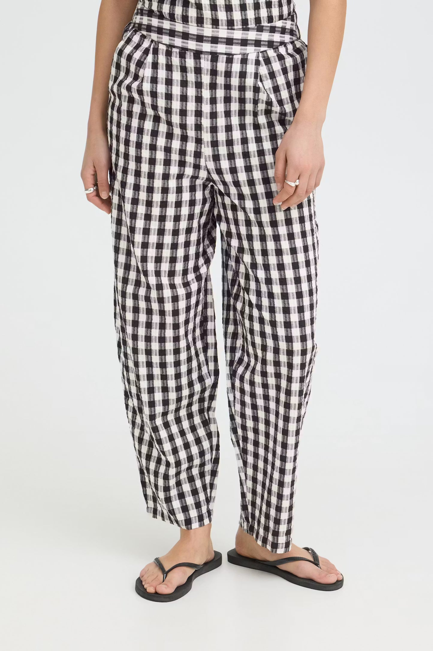 ICHI Karra Barrel Pant in Black & White Gingham