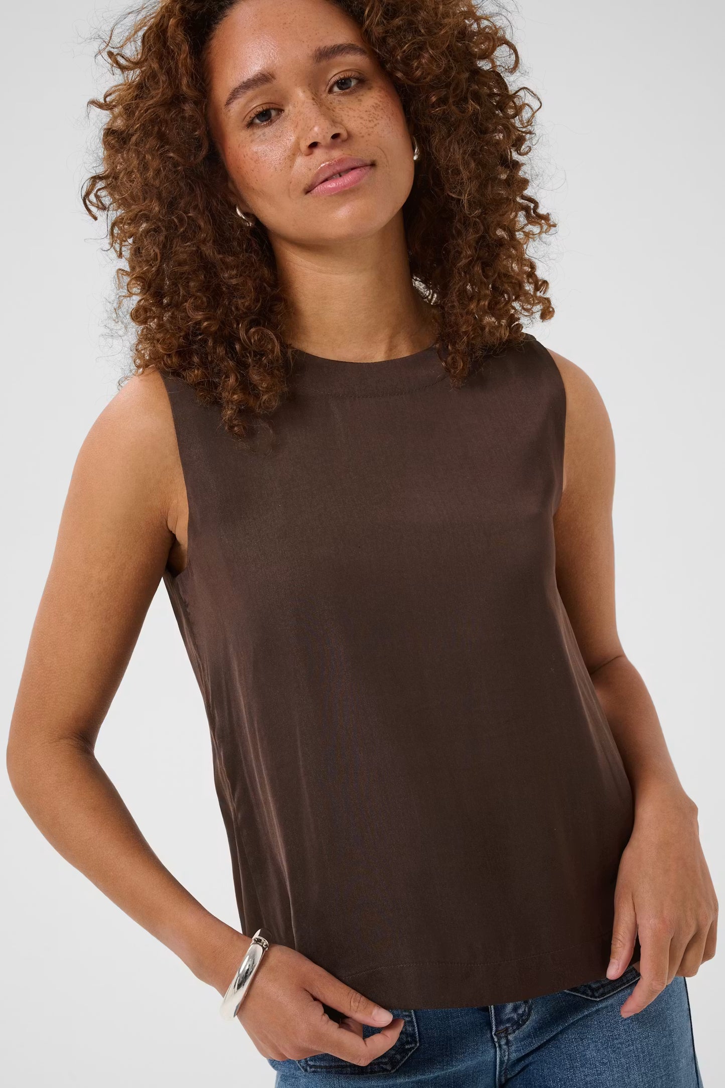 Kaffe Allie Top in Coffee Bean