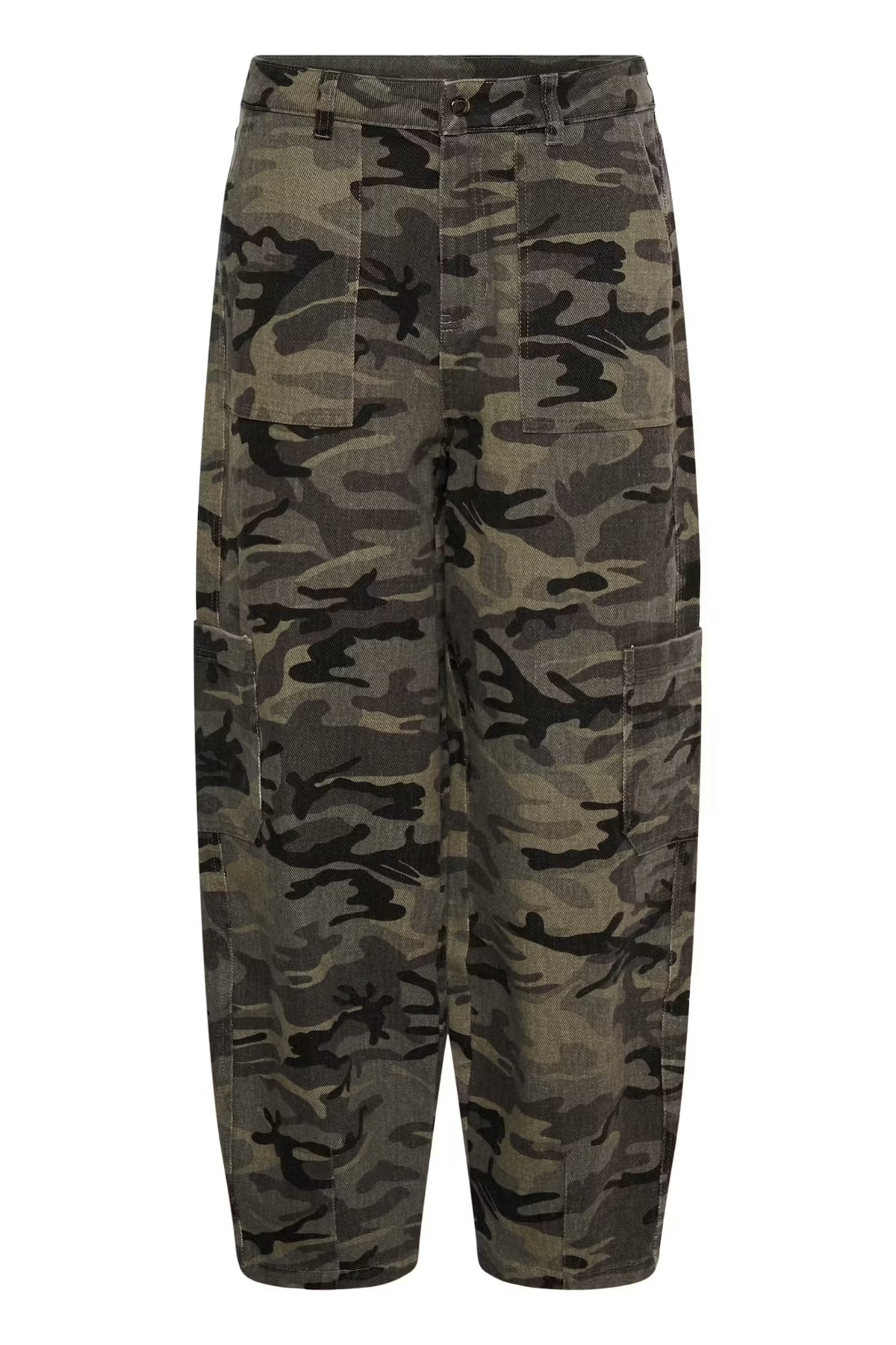 Kaffe Lilana Cargo Pants in Camo