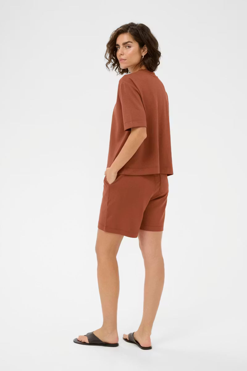 KAFFE Annie Tee in Henna Brown
