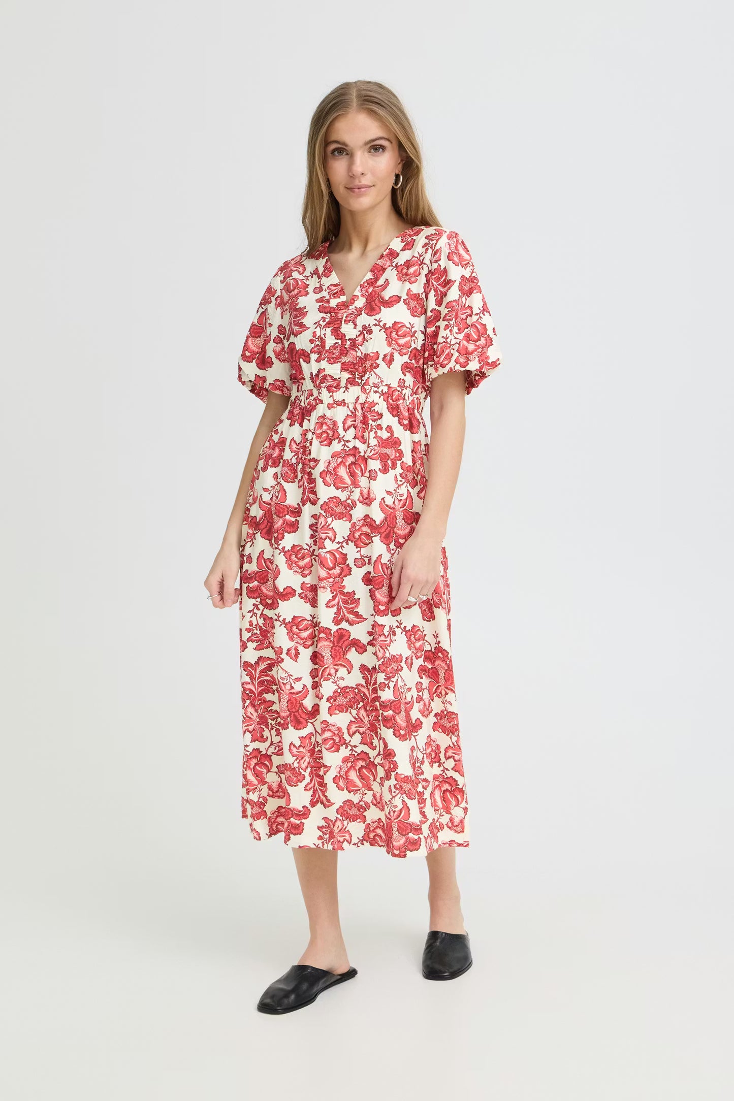 ICHI Gilvis Dress in Red Floral