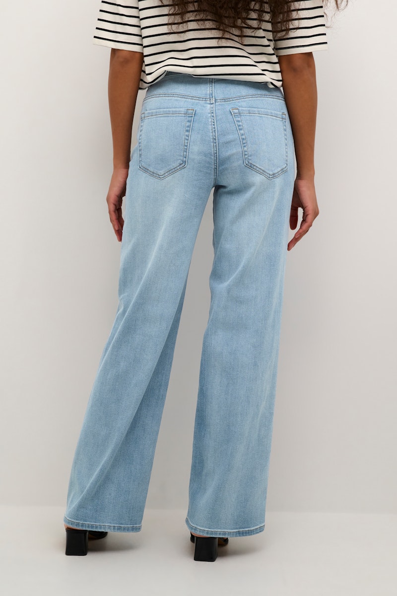 Kaffe Karla HW Wide Jeans in Light Blue Wash