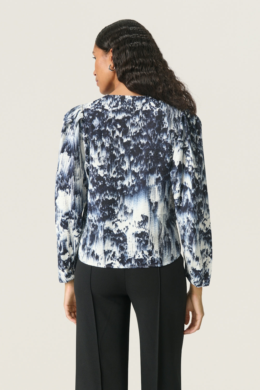 Soaked In Luxury Jazzlyn LS Blouse in Dark Navy Print