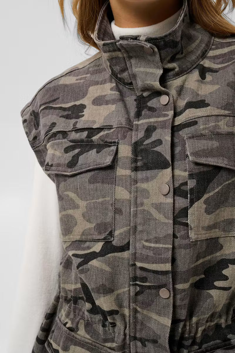 Kaffe Lilana Warm Waistcoat in Camo
