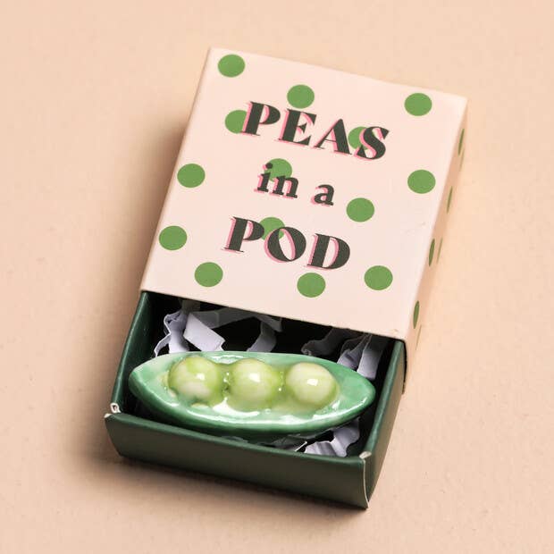 Lisa Angel - Tiny Matchbox Ceramic Tokens: Hedgehog