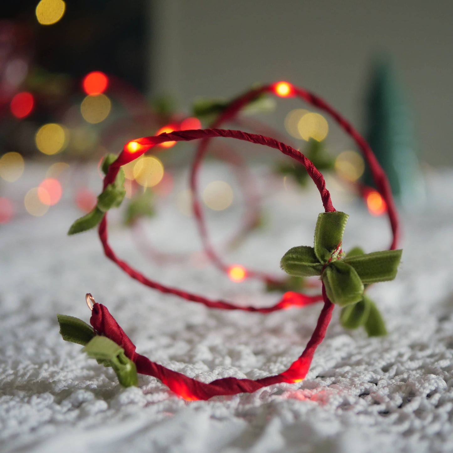 Melanie Porter - Velvet Bow Christmas Fairy Light String: Green Velvet Bow